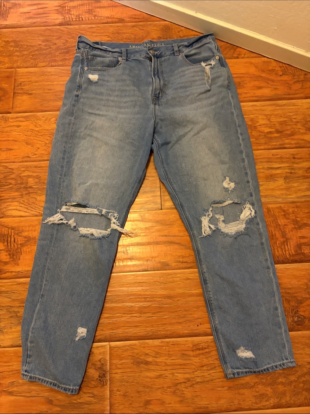 American Eagle Outfitters Light Wash Distressed Boyfriend Jeans
